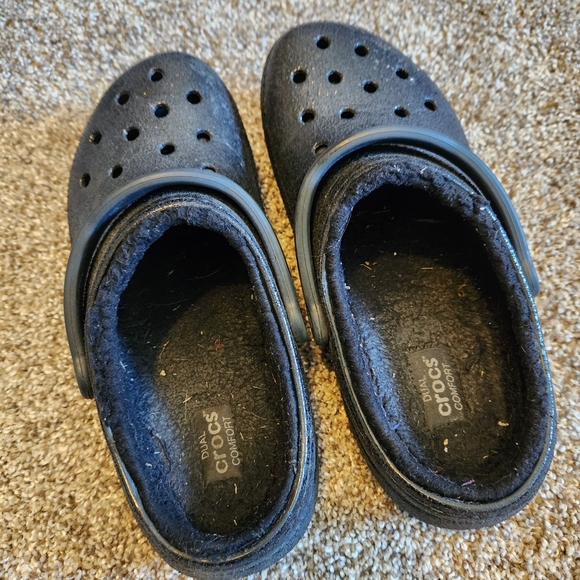 Crocs Black Classic Glitter Lined Clog - Picture 2 of 7